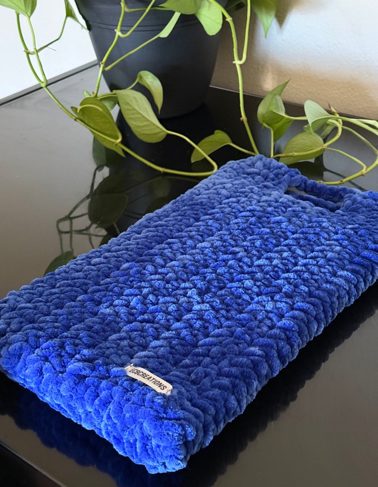 The Velvet Crochet Laptop|Ipad Sleeve
